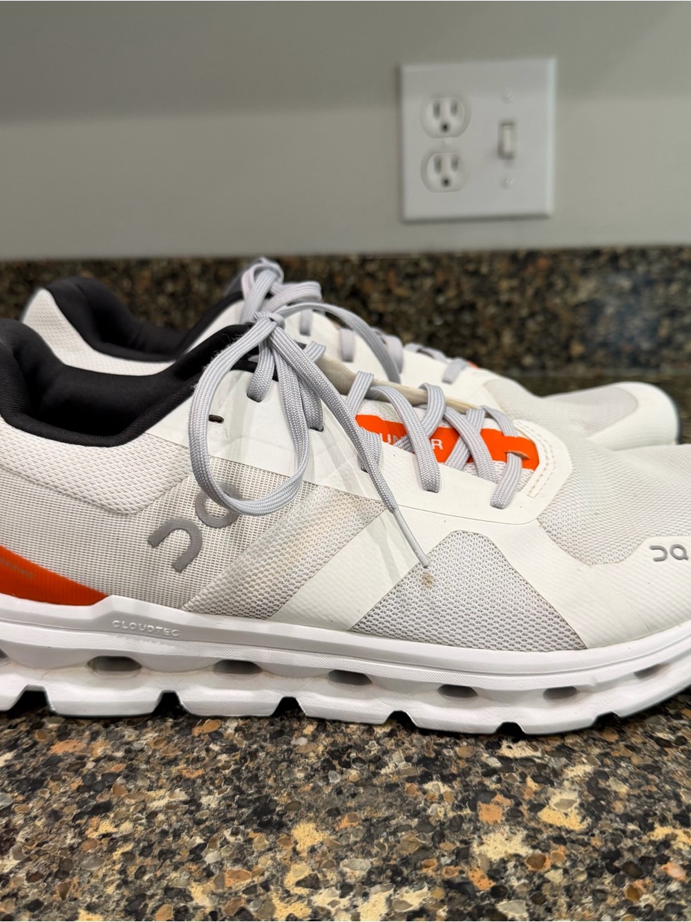 On Cloudtec White and Orange Running Shoes Mens 10.5